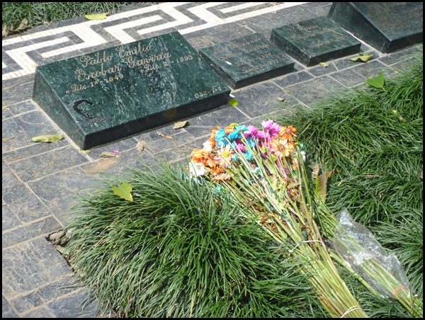 Escobar's grave